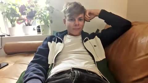 Snapshot of michaeltwinkboy chatting on 27, 3, 2026 michaeltwinkboy online show from 27, 3, 2026