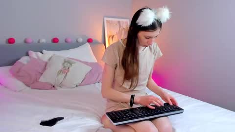 michele_mack online show from 4, 12, 2024