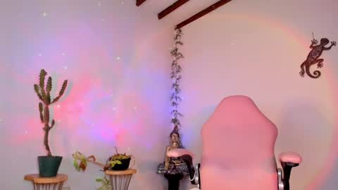 Snapshot of michelleastro chatting on 31, 12, 2024 Michelle Ramirez online show from 31, 12, 2024