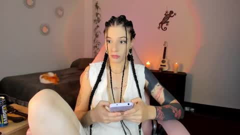 Snapshot of michelleastro chatting on 4, 3, 2025 Michelle Ramirez online show from 4, 3, 2025