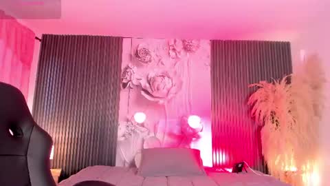 Snapshot of michellepreston_ chatting on 4, 7, 2026 michellepreston_ online show from 4, 7, 2026