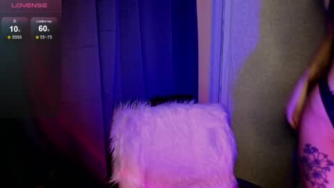 Snapshot of michellevelour chatting on 17, 5, 2026 Michelle online show from 17, 5, 2026