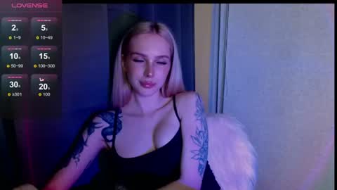 Snapshot of michellevelour chatting on 19, 6, 2026 Michelle online show from 19, 6, 2026