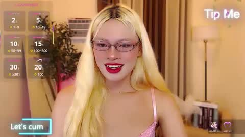 Snapshot of midnight_muse_18 chatting on 7, 5, 2026 Marie Antoinette online show from 7, 5, 2026