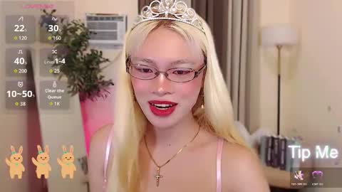 Snapshot of midnight_muse_18 chatting on 18, 5, 2026 Marie Antoinette online show from 18, 5, 2026