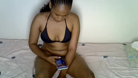 Snapshot of midnight_nia chatting on 8, 6, 2026 midnight_nia online show from 8, 6, 2026