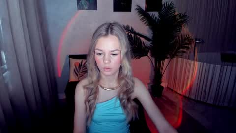 Snapshot of midnighteaura chatting on 28, 4, 2026 midnighteaura online show from 28, 4, 2026