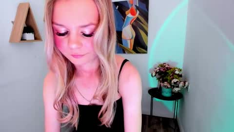Snapshot of midnighteaura chatting on 7, 5, 2026 midnighteaura online show from 7, 5, 2026