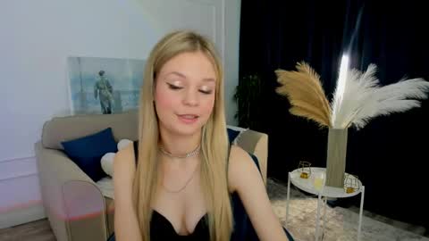 Snapshot of midnighteaura chatting on 4, 6, 2026 midnighteaura online show from 4, 6, 2026
