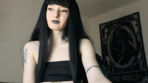 midnightsiren online show from 17, 5, 2026