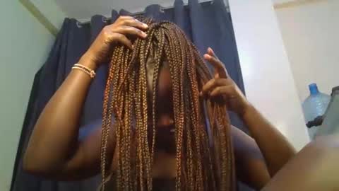 midnightt_curves online show from 22, 5, 2026