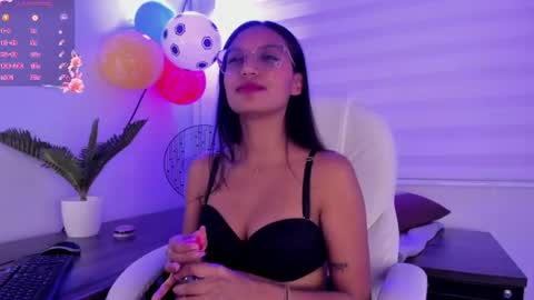 Snapshot of miel_ambar chatting on 6, 7, 2026 miel_ambar online show from 6, 7, 2026