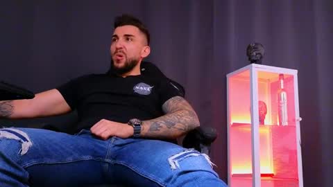 MightyAaron online show from 29, 1, 2025