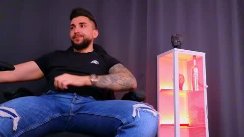 MightyAaron online show from 1, 2, 2025