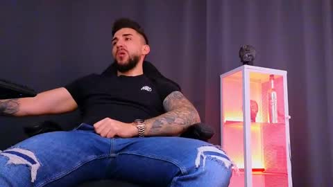 MightyAaron online show from 1, 2, 2025