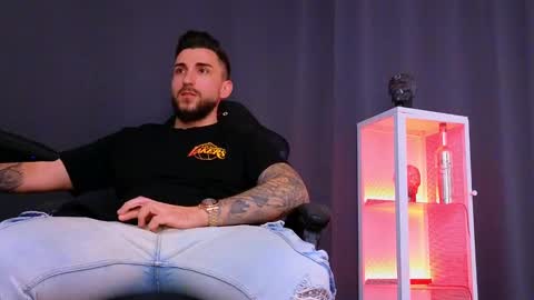 MightyAaron online show from 3, 2, 2025