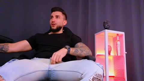MightyAaron online show from 3, 2, 2025