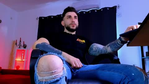 MightyAaron online show from 10, 4, 2026