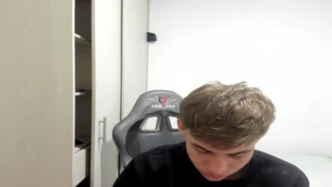 Miguel Hernandez online show from 12, 10, 2025