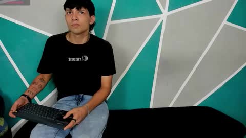 Snapshot of migueyalejo_sweetsex chatting on 29, 9, 2025 migueyalejo sweetsex online show from 29, 9, 2025