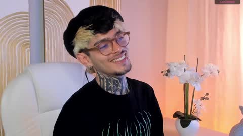 Snapshot of mihailleroy chatting on 5, 12, 2024 MIHAIL LEROY finally independent model online show from 5, 12, 2024