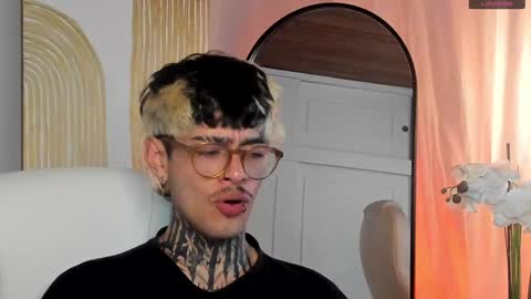 Snapshot of mihailleroy chatting on 9, 12, 2024 MIHAIL LEROY finally independent model online show from 9, 12, 2024