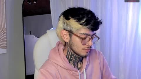 Snapshot of mihailleroy chatting on 18, 12, 2024 MIHAIL LEROY finally independent model online show from 18, 12, 2024