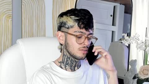 Snapshot of mihailleroy chatting on 31, 12, 2024 MIHAIL LEROY finally independent model online show from 31, 12, 2024