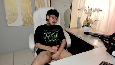 Snapshot of mihailleroy chatting on 11, 1, 2025 MIHAIL LEROY finally independent model online show from 11, 1, 2025