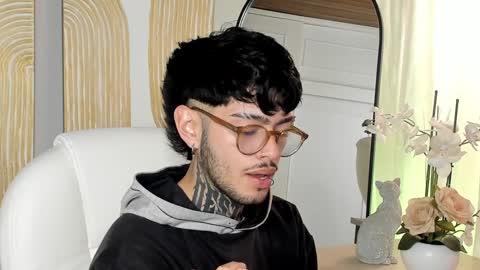 Snapshot of mihailleroy chatting on 21, 1, 2025 MIHAIL LEROY finally independent model online show from 21, 1, 2025