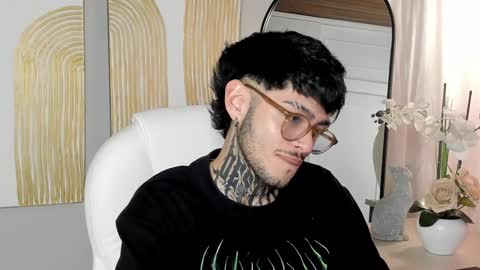 Snapshot of mihailleroy chatting on 21, 1, 2025 MIHAIL LEROY finally independent model online show from 21, 1, 2025