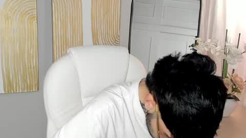 Snapshot of mihailleroy chatting on 23, 1, 2025 MIHAIL LEROY finally independent model online show from 23, 1, 2025