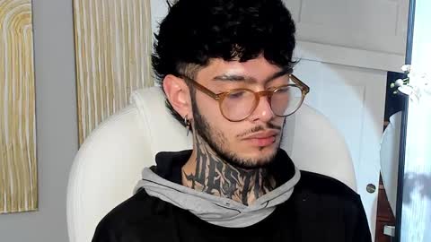 Snapshot of mihailleroy chatting on 21, 2, 2025 MIHAIL LEROY finally independent model online show from 21, 2, 2025