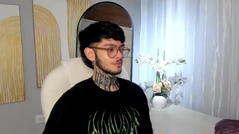 Snapshot of mihailleroy chatting on 23, 2, 2025 MIHAIL LEROY finally independent model online show from 23, 2, 2025