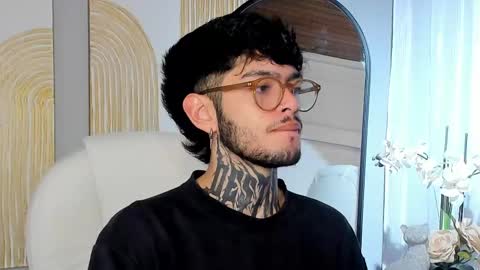 Snapshot of mihailleroy chatting on 25, 2, 2025 MIHAIL LEROY finally independent model online show from 25, 2, 2025