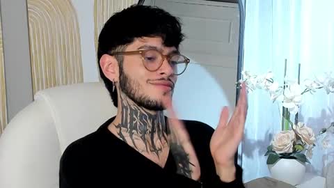 Snapshot of mihailleroy chatting on 27, 2, 2025 MIHAIL LEROY finally independent model online show from 27, 2, 2025