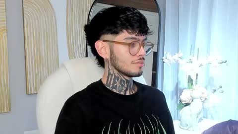 Snapshot of mihailleroy chatting on 7, 3, 2025 MIHAIL LEROY finally independent model online show from 7, 3, 2025