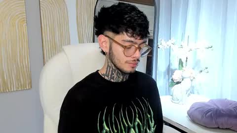 Snapshot of mihailleroy chatting on 8, 3, 2025 MIHAIL LEROY finally independent model online show from 8, 3, 2025