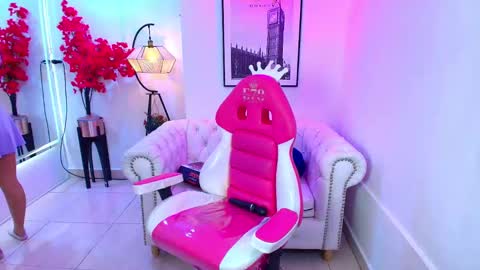 Miia online show from 8, 11, 2025