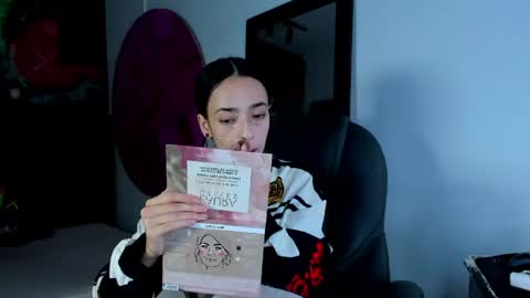 Snapshot of miia_bratz chatting on 28, 5, 2026 miia_bratz online show from 28, 5, 2026