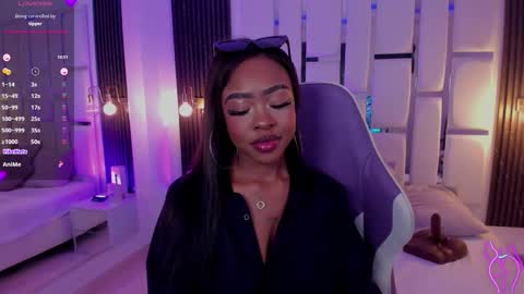 Miia Schwarz  online show from 20, 10, 2025