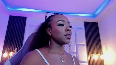 Miia Schwarz  online show from 6, 11, 2025