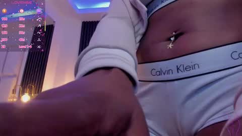 Miia Schwarz  online show from 23, 11, 2025