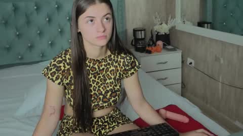Snapshot of miia_velvett chatting on 27, 4, 2026 miia_velvett online show from 27, 4, 2026