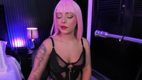 Snapshot of miiaamonroee chatting on 9, 5, 2026 Mia Monroe online show from 9, 5, 2026