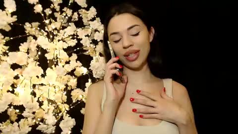 Mika online show from 11, 12, 2024