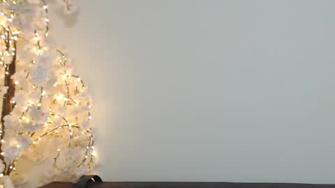 Mika online show from 12, 10, 2025