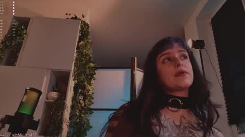 mika_moon_ online show from 23, 10, 2025