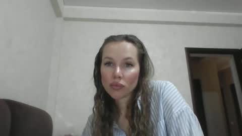 mikaela_well online show from 10, 6, 2026