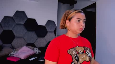 Mikaela blondie bigass online show from 30, 4, 2026